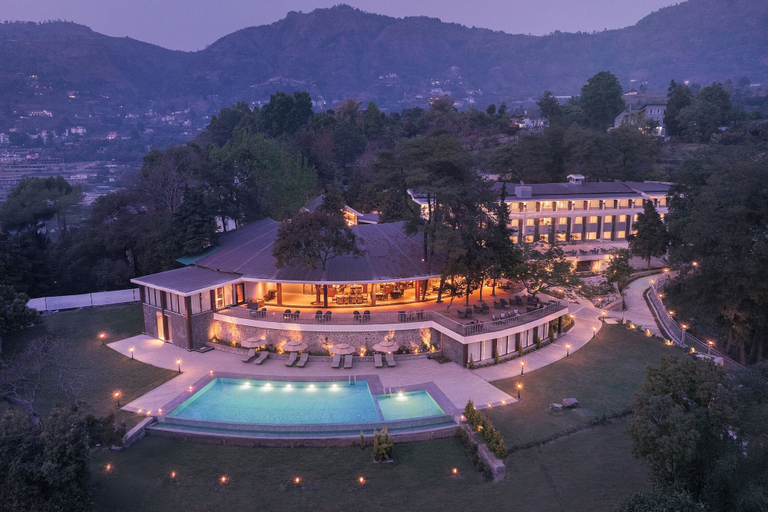Exterior & Views