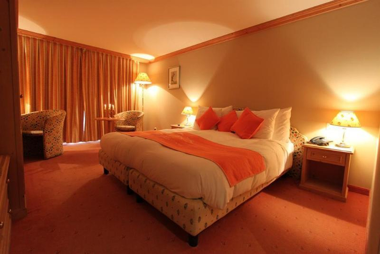 Bedroom 2, Hotel Albatros, Visp