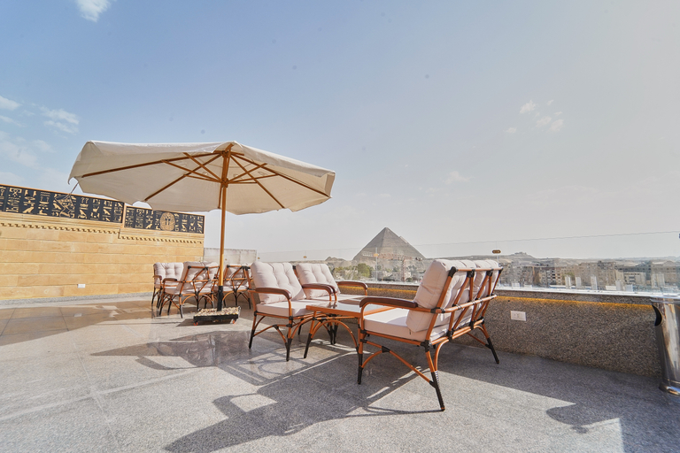 Terrace, Pyramids Secret Hotel, Al-'Umraniyah