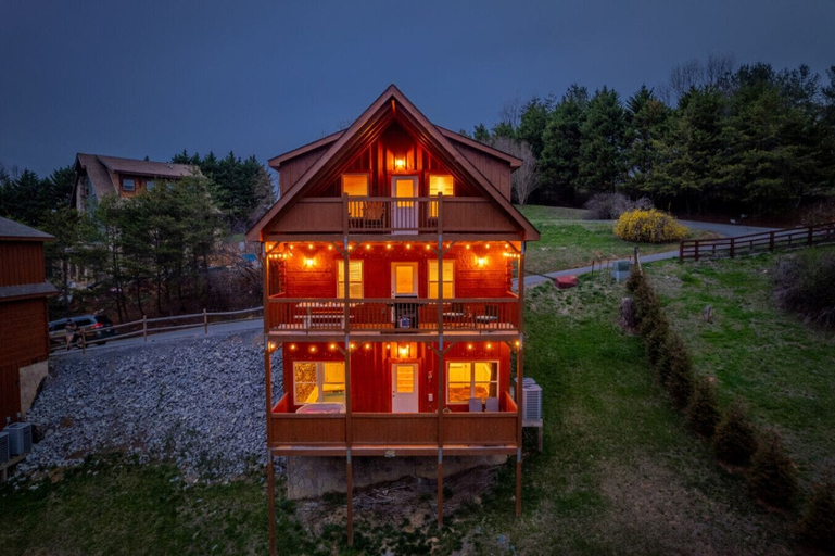 Exterior & Views 2, Couples Refuge by Ghosal Luxury Lodging, Sevier