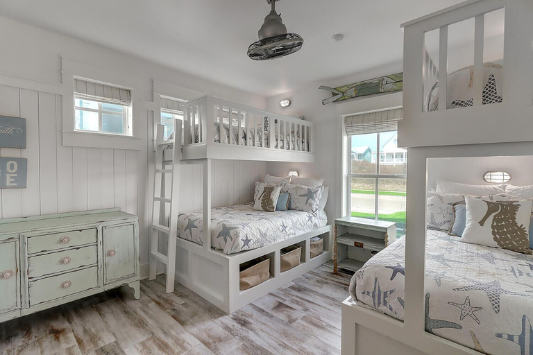 Bedroom 1, Grand Shore 318 GR, Nueces