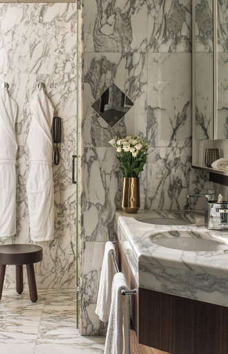 Bathroom 5, ME Milan - Il Duca, Milano