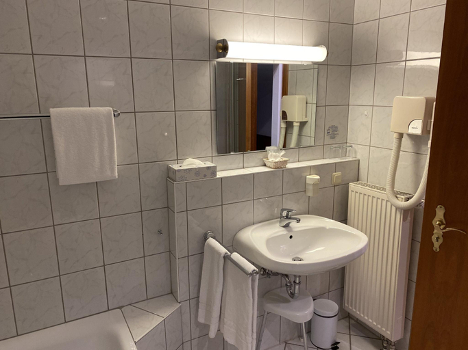 Bathroom, Hotel Lorosch, Main-Kinzig-Kreis