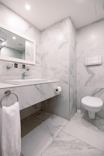 Bathroom 5, Riviera Spa Resort – Adults Only