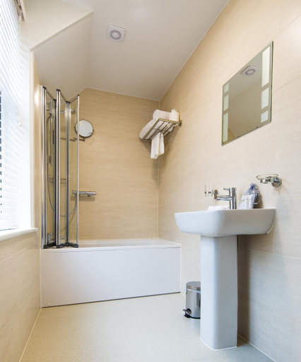 Bathroom 3, The Maple Manor Hotel , West Sussex
