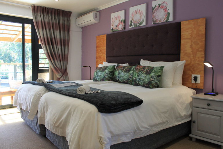 Bedroom 4, Pelican Lodge, Eden