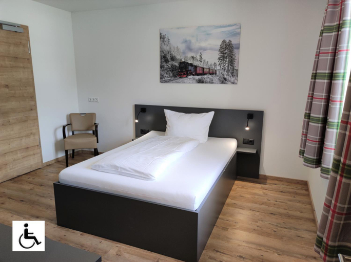 Bedroom 3, Hotel Am Gleis 1 - Self-Check-In, Oberallgäu