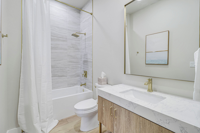 Bathroom 3, Easy Breezy 225 TEA, Nueces