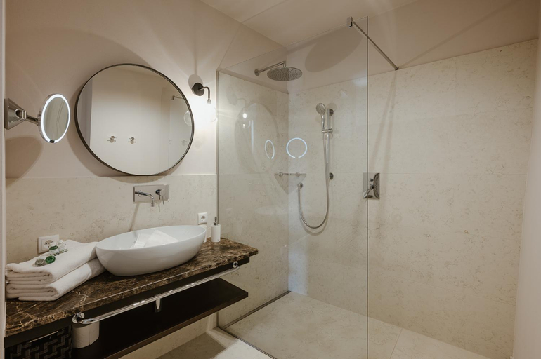 Bathroom 3, Ansitz am Eck by Hotel Pernhof, Bolzano