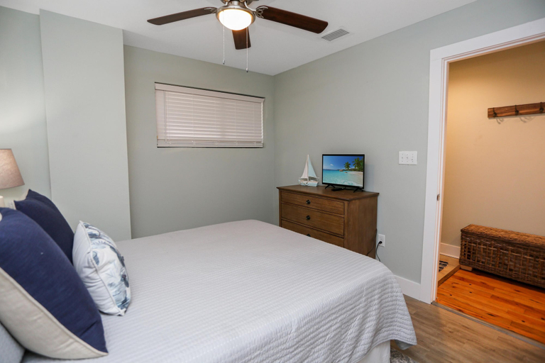 Room 4, Club at Mexico Beach 1G Red Fish Blue Fish, Bay