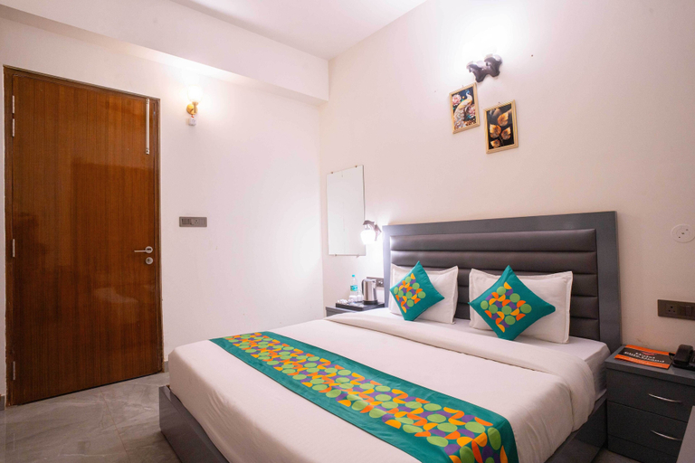 Bedroom 3, Treebo Royal Grand, Sector 71, Gautam Buddha Nagar