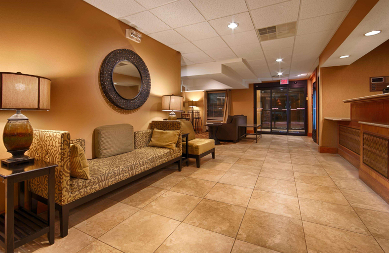 Public Area 2, Mishawaka Inn, Saint Joseph
