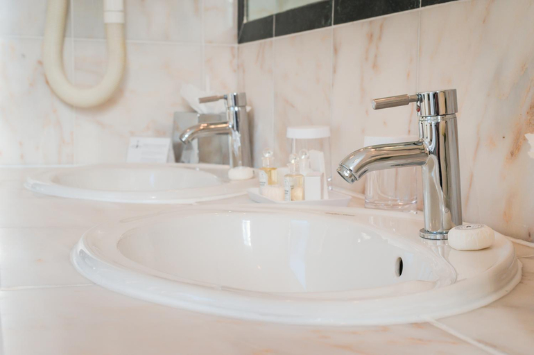 Bathroom 4, Curzon Street by Mansley, London