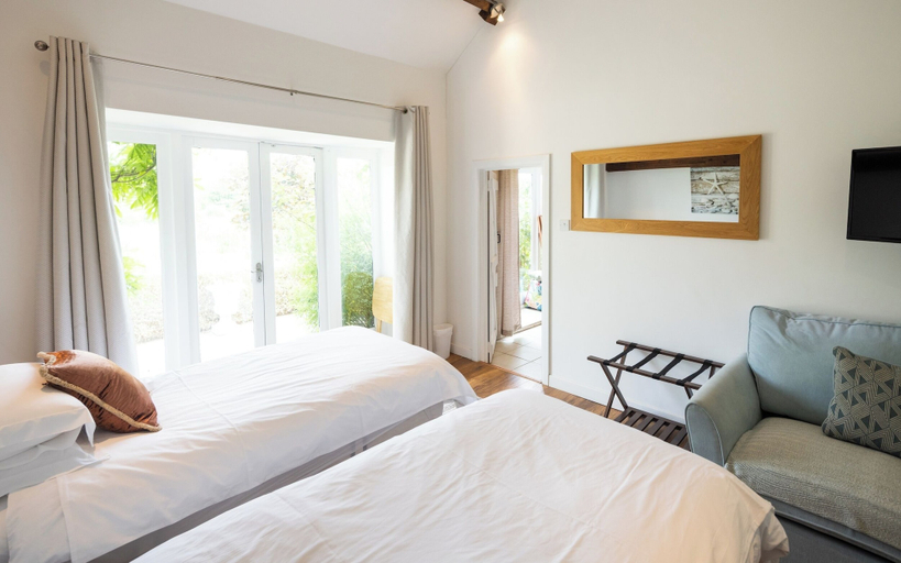 Room 5, Deer Cottage at Rowden Manor - Sleeps 5 & Parking, Wiltshire