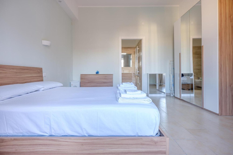 Others 4, VillaRealeFlats, Lecce