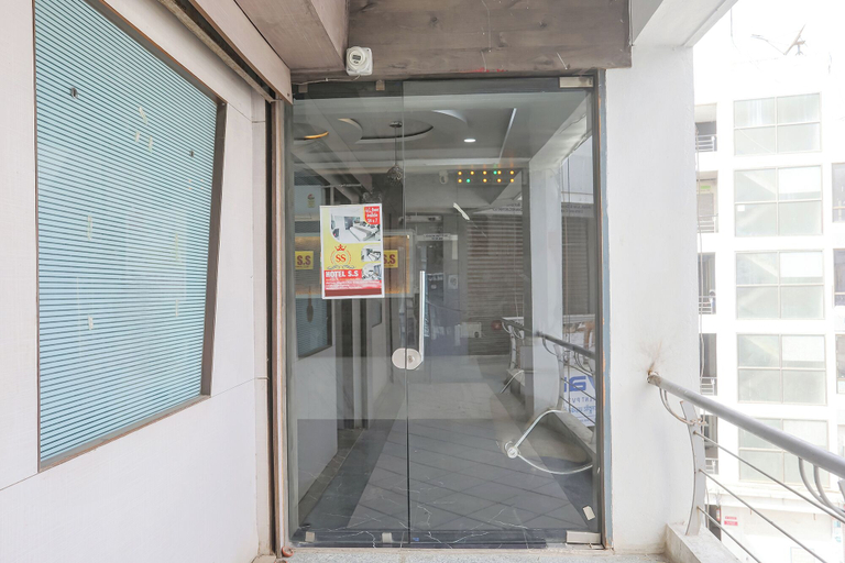 Others 4, FabHotel S.S - Opp. Vishwakarma Engineering College, Ahmadabad