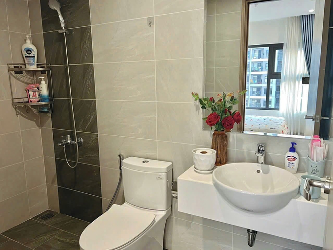 Bathroom 4, Vinhomes Grand Park Luxury Apartments, District 9