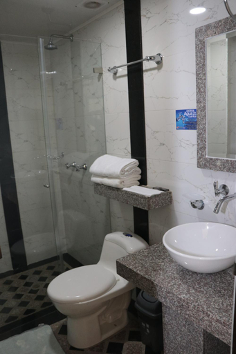 Bathroom 3, Hotel Castellana Group, Santafé de Bogotá