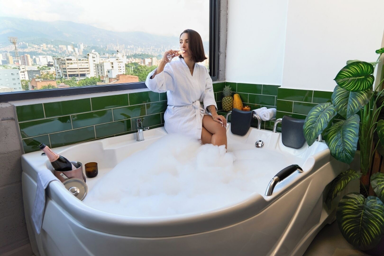 Others 4, Luxurious Jacuzzi Aparta-suite Stadio Rosa Negra, Medellín