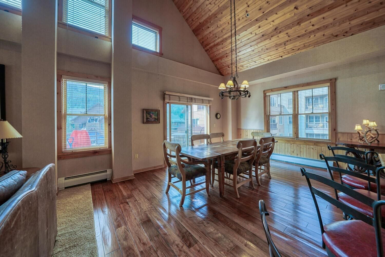 Dining Room 7