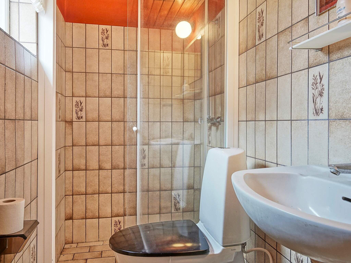 Bathroom 4, person holiday home in Hasle, Bornholm
