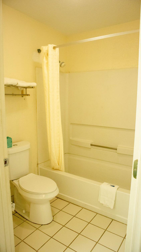 Bathroom 5, Executive Inn Yanceyville, Caswell