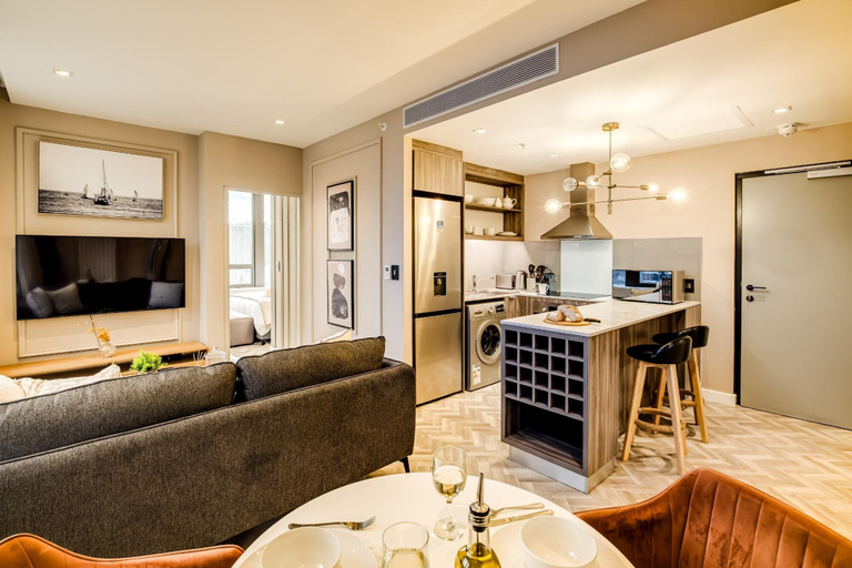 Room 2, 1bed Apt in Cape Town CBD City Suite 1602, City of Cape Town