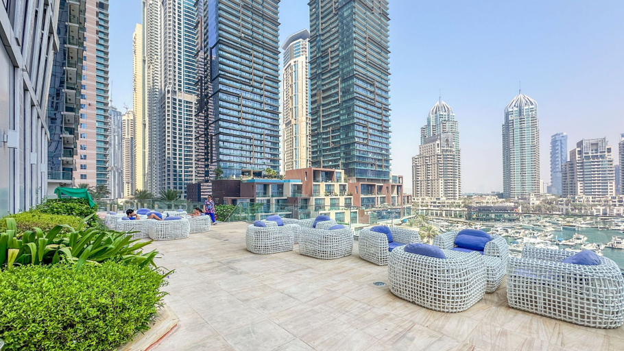 Food & Drinks 4, Iconic Marina Stay Cayan Tower 2BR, Dubai