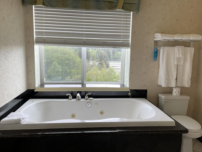 Bathroom 3, Old Alcohol Plant, Jefferson