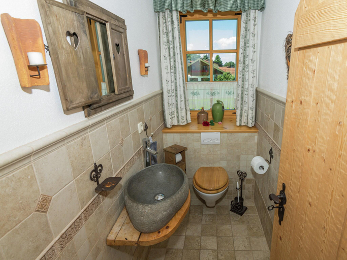 Others 5, Stylish Apartment in Feldwies, Traunstein