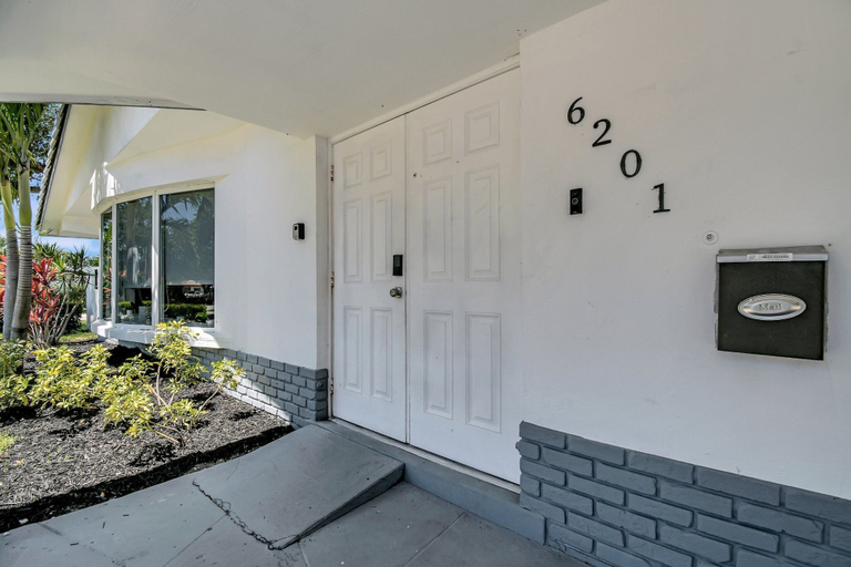 Exterior & Views 2, FLORENCE VILLA, Broward