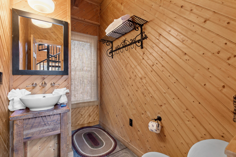Bathroom 3, Dreams & Streams by Jackson Mountain Rentals, Sevier