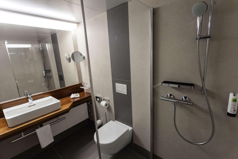 Bathroom 4, TOP martas Hotel Lutherstadt-Wittenberg, Wittenberg