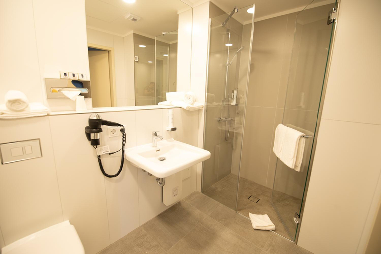 Bathroom 4, th Hotel Leipzig Messe, Leipzig