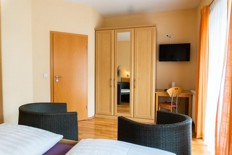 Bedroom 2, Pension Haas-Hotel am Turm, Rottweil