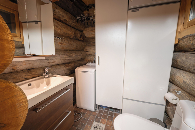 Bathroom 3, Kuukkeli Log Houses Villa Aurora (Pupula), Lapland