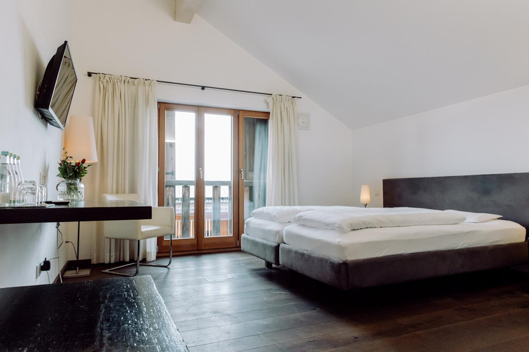 Bedroom 3, Hirzinger - Gasthaus und Hotel, Rosenheim