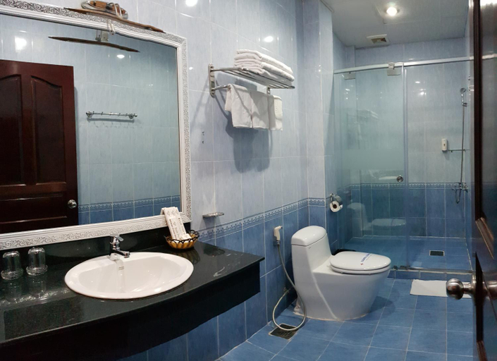 Bathroom 5, Linh Phuong 1 Hotel, Ninh Kiều