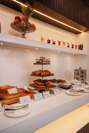 Food & Drinks 5, Hotel Paramos Meeds, Bangalore