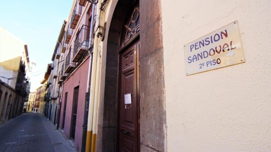Exterior & Views 2, Pensión Sandoval by gaiarooms, León