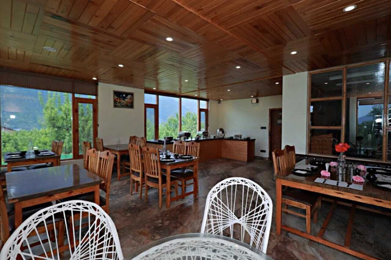 Food & Drinks 5, Omavya Cottage, Kullu