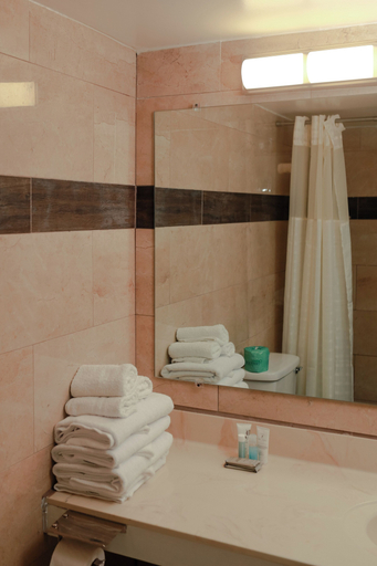Bathroom 3, Southern Breeze, Horry