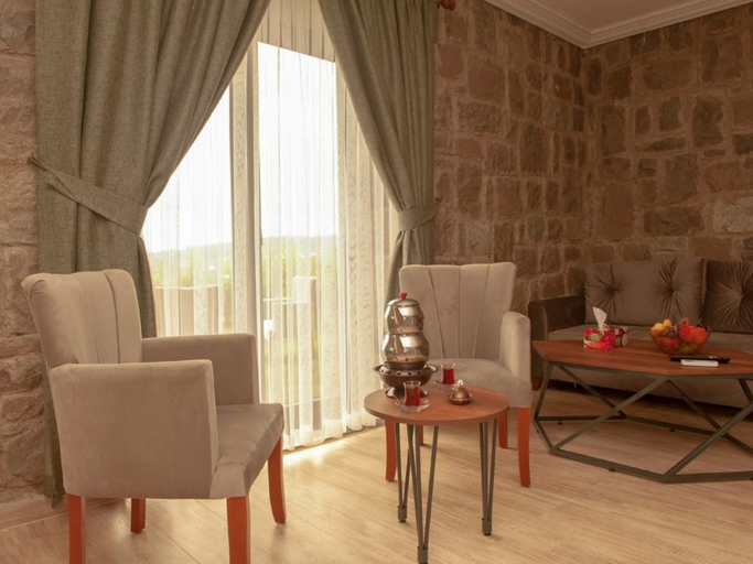 Lobby 4, Royal Village, Arsin