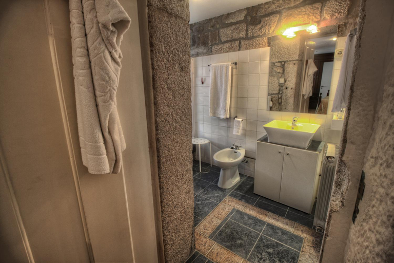 Bathroom 2, Quinta de Sao Roque, Vila Nova de Cerveira