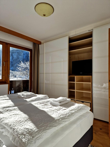 Bedroom 2, Pension Baranekhof - Just One Ski Bus Stop from Kitzsteinhorn Ski Resort, Zell am See