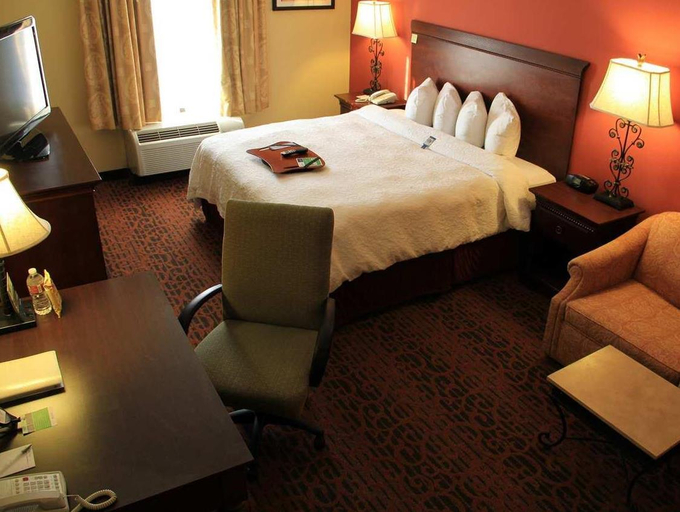 Bedroom 3, Hampton Inn & Suites Houston-Katy, Houston