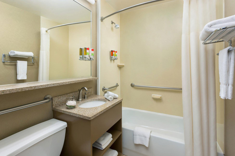 Bathroom 3, nyma The New York Manhattan Hotel, New York
