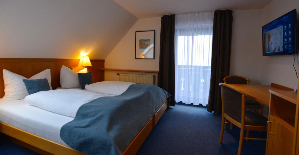 Bedroom, Genusshotel Hirschen - Erholung im Grunen (Sudschwarzwald), Lörrach