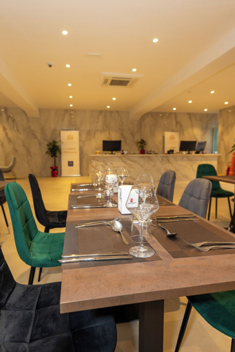 Food & Drinks 4, Lh HOTELS, Milano