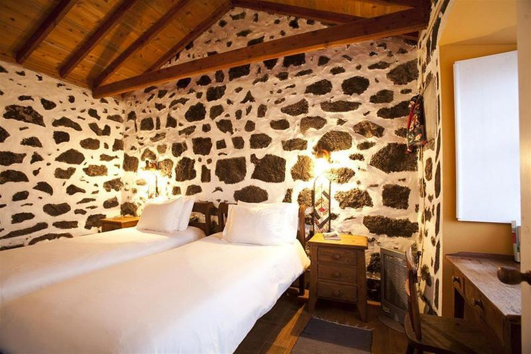 Bedroom 2, Adegas do Pico , São Roque do Pico